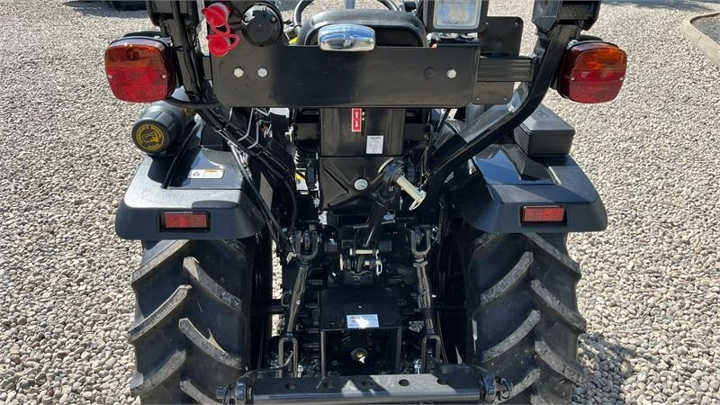 Solis S26 6+2 gearmaskine Limited Edition i sort med bre - Tractor municipal: foto 4 Solis S26 6+2 gearmaskine Limited Edition i sort med bre - Tractor municipal: foto 4