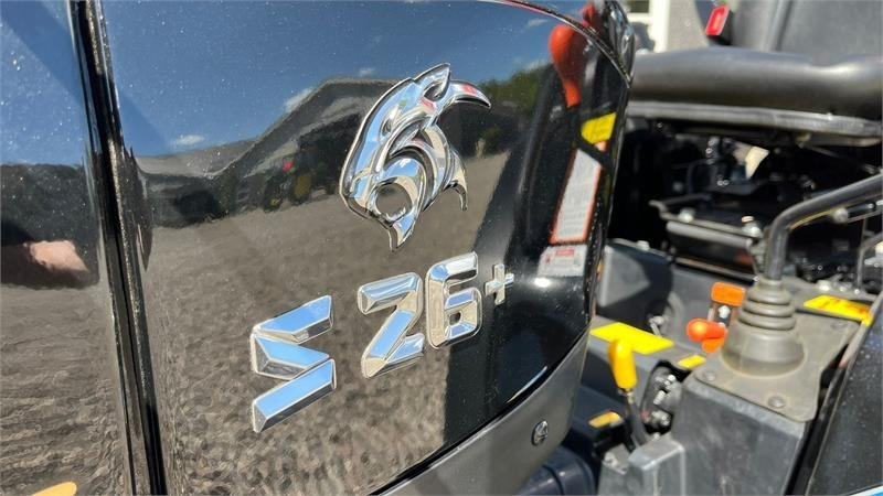 Solis S26 6+2 gearmaskine Limited Edition i sort med bre - Tractor municipal: foto 5 Solis S26 6+2 gearmaskine Limited Edition i sort med bre - Tractor municipal: foto 5