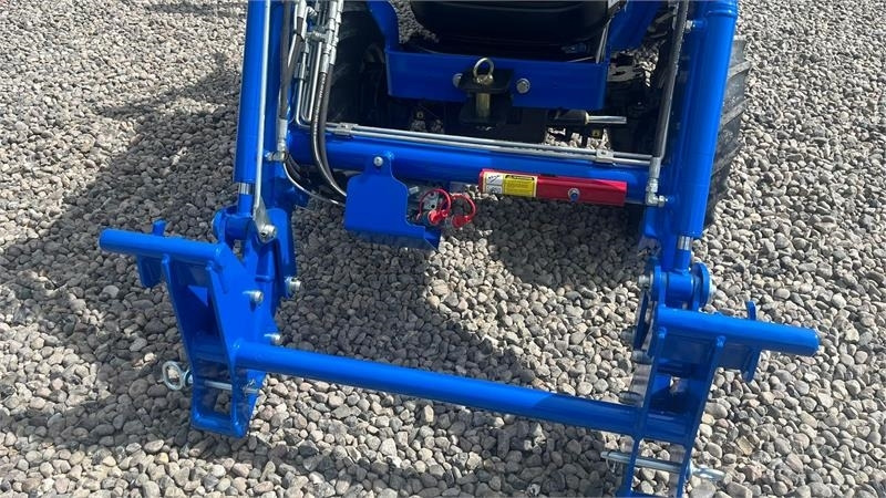 Solis S26 6+2 gearmaskine med Fuldhydraulisk frontlæsser - Tractor municipal: foto 4 Solis S26 6+2 gearmaskine med Fuldhydraulisk frontlæsser - Tractor municipal: foto 4