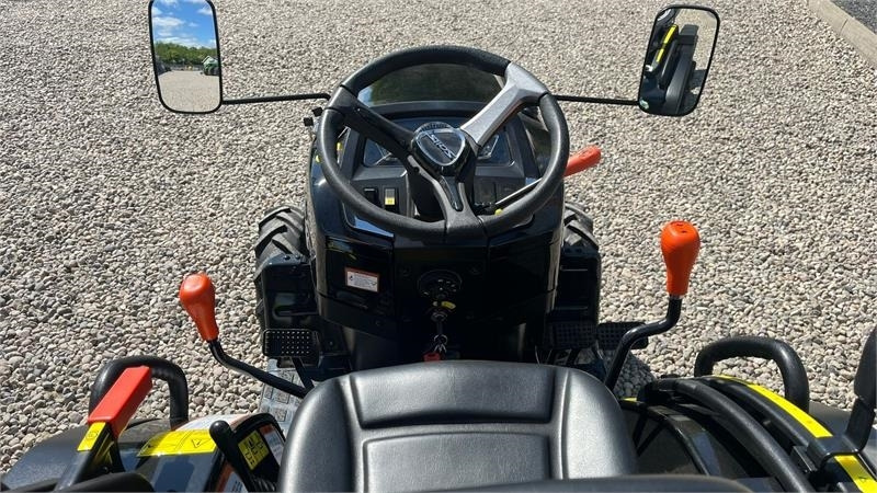 Solis S26 Limited Edition i sort 6+2 Gearmaskine med Ser - Tractor municipal: foto 5 Solis S26 Limited Edition i sort 6+2 Gearmaskine med Ser - Tractor municipal: foto 5