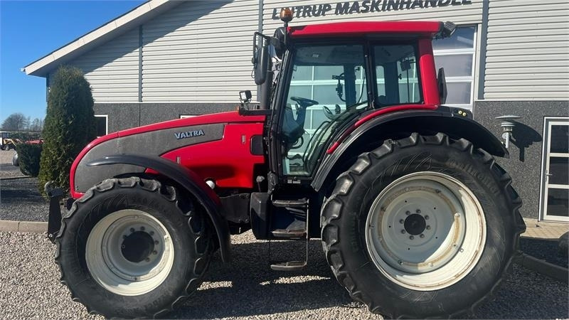 Tractor Valtra T171 Frontlift og fuld affjedring: foto 6