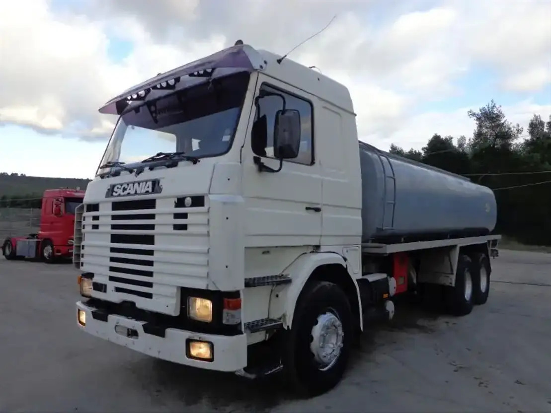 Scania R143-470 V8 Scania R143HL .470 6X2 Diesel/OIL Tank - Camión cisterna: foto 2 Scania R143-470 V8 Scania R143HL .470 6X2 Diesel/OIL Tank - Camión cisterna: foto 2