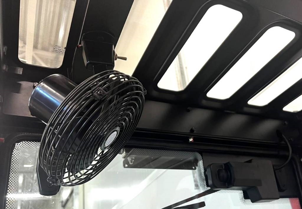 Carretilla elevadora eléctrica EP EQUIPMENT EFL181: foto 8