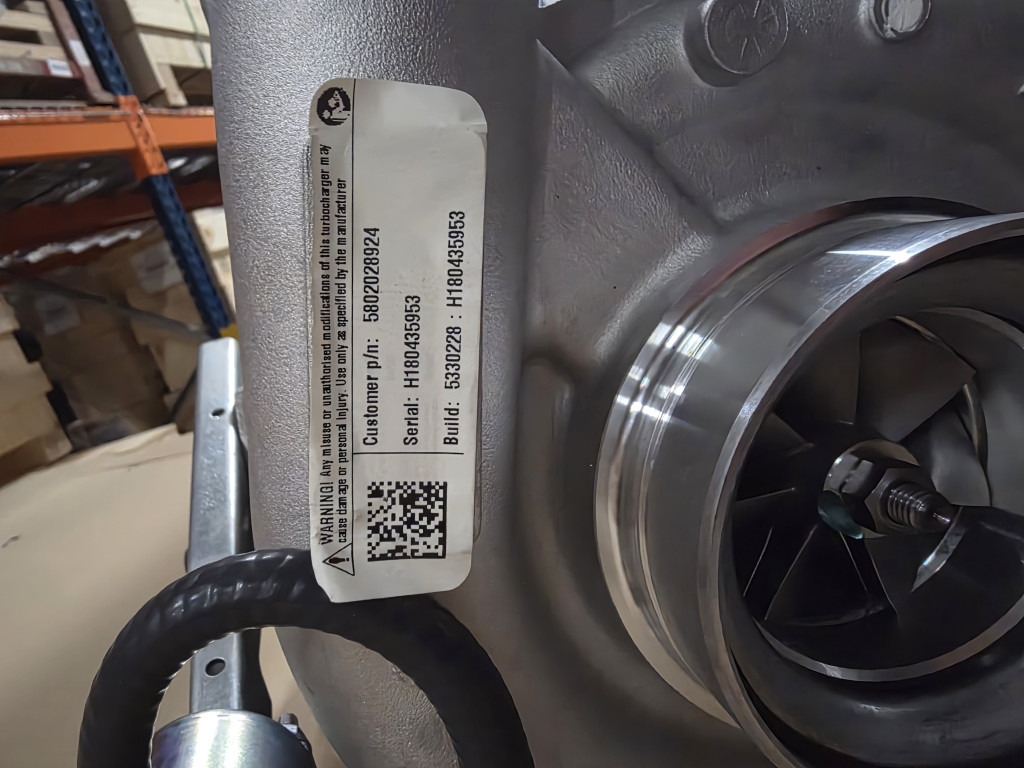 CNH 5802028924 - Turbocompresor para Maquinaria de construcción: foto 2 CNH 5802028924 - Turbocompresor para Maquinaria de construcción: foto 2