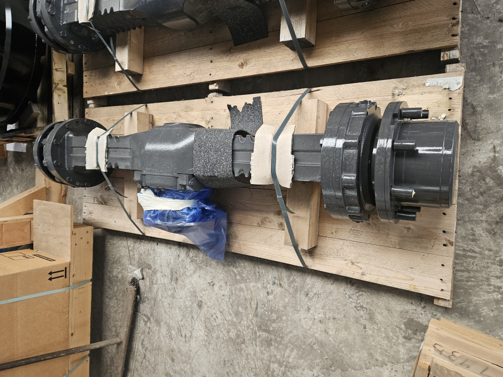 Case 48028549 - 47435632 - Eje delantero para Maquinaria de construcción: foto 1 Case 48028549 - 47435632 - Eje delantero para Maquinaria de construcción: foto 1