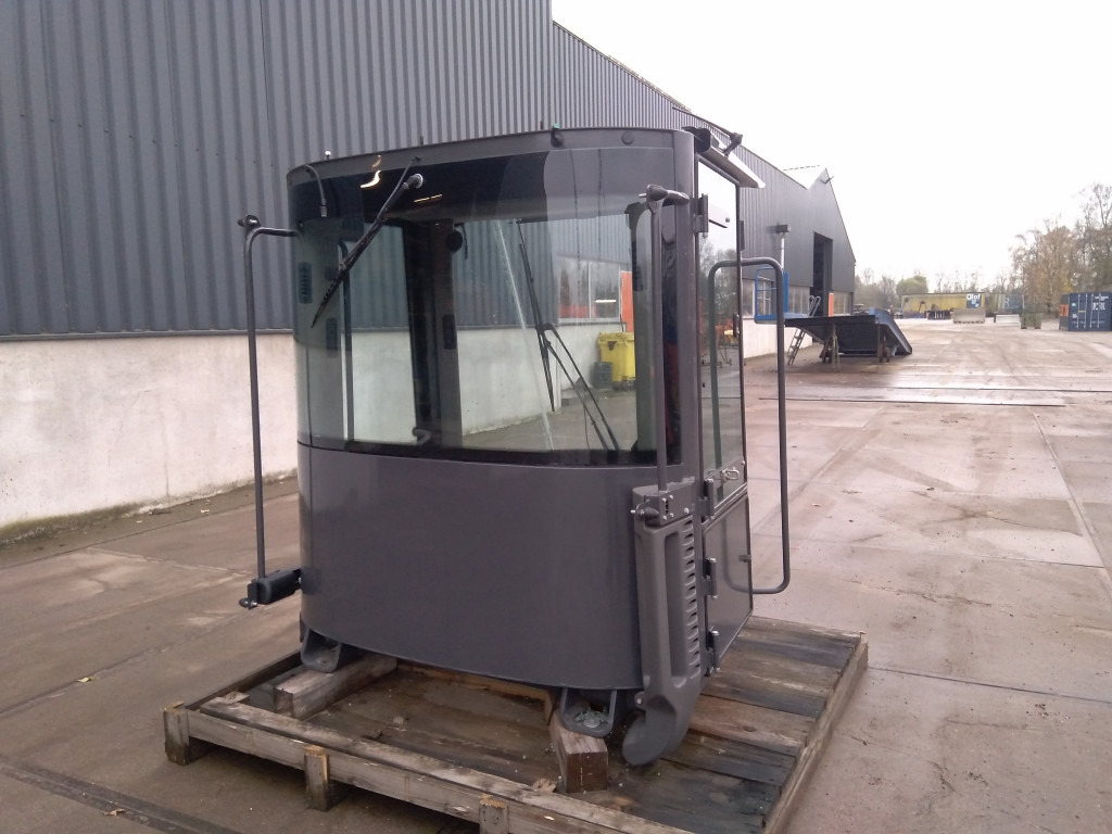 Case 84483623 - 84338702 - Cabina para Maquinaria de construcción: foto 3 Case 84483623 - 84338702 - Cabina para Maquinaria de construcción: foto 3