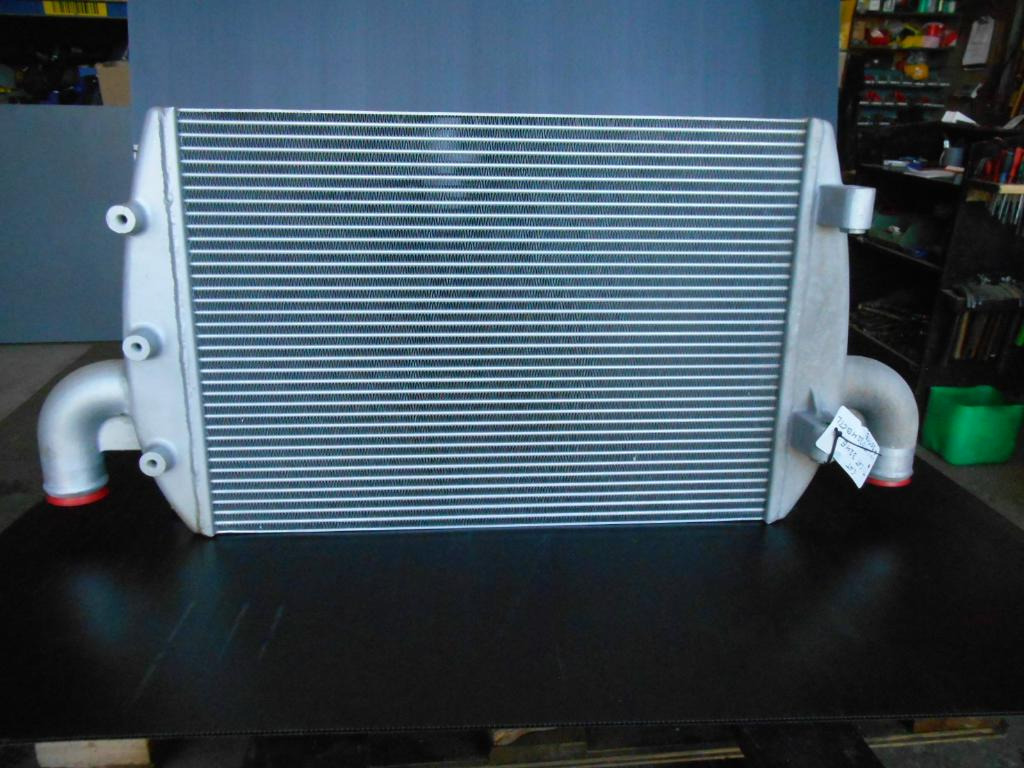 Caterpillar 3477611 - - Intercooler para Maquinaria de construcción: foto 2 Caterpillar 3477611 - - Intercooler para Maquinaria de construcción: foto 2