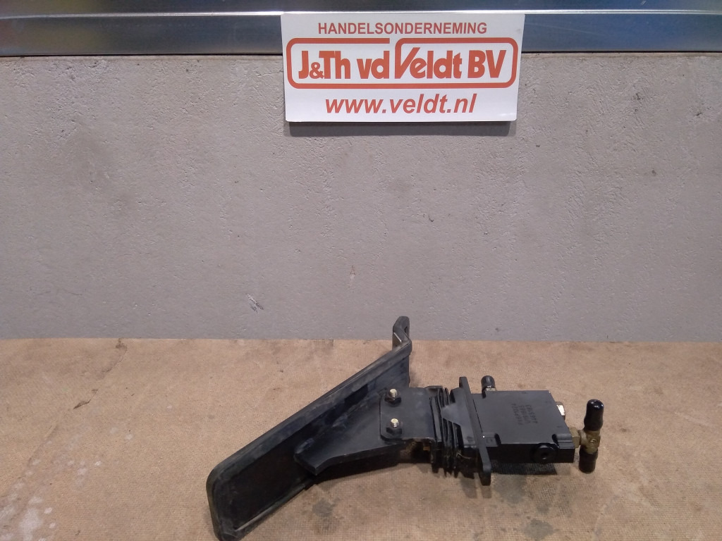 Hitachi 4465183 - - Pedal para Maquinaria de construcción: foto 4 Hitachi 4465183 - - Pedal para Maquinaria de construcción: foto 4