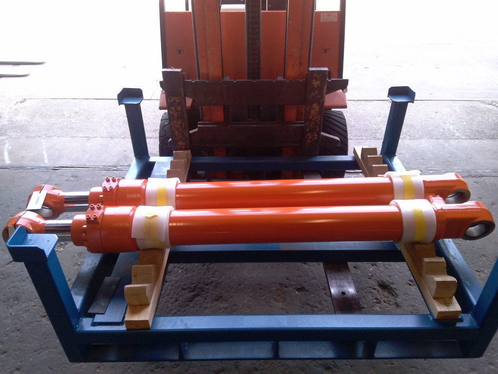 Hitachi 9256983 - 9256983 L - Cilindro hidráulico para Maquinaria de construcción: foto 1 Hitachi 9256983 - 9256983 L - Cilindro hidráulico para Maquinaria de construcción: foto 1
