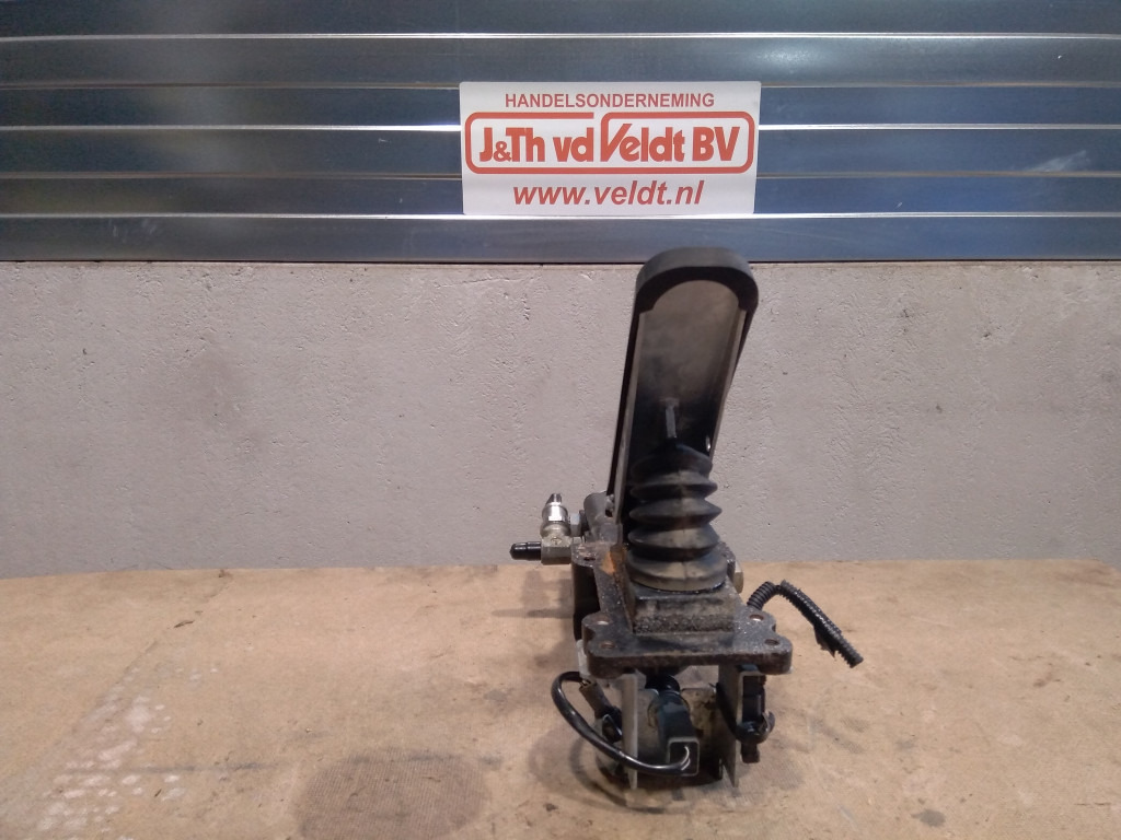 Hitachi ZX140W-3 - - Pedal para Maquinaria de construcción: foto 4 Hitachi ZX140W-3 - - Pedal para Maquinaria de construcción: foto 4