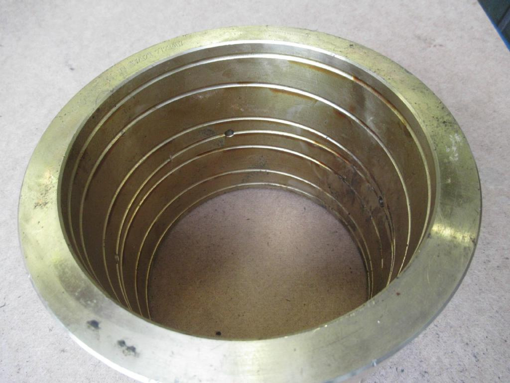 Liebherr 9241465 - - Pistones/ Anillos/ Bujes para Maquinaria de construcción: foto 2 Liebherr 9241465 - - Pistones/ Anillos/ Bujes para Maquinaria de construcción: foto 2