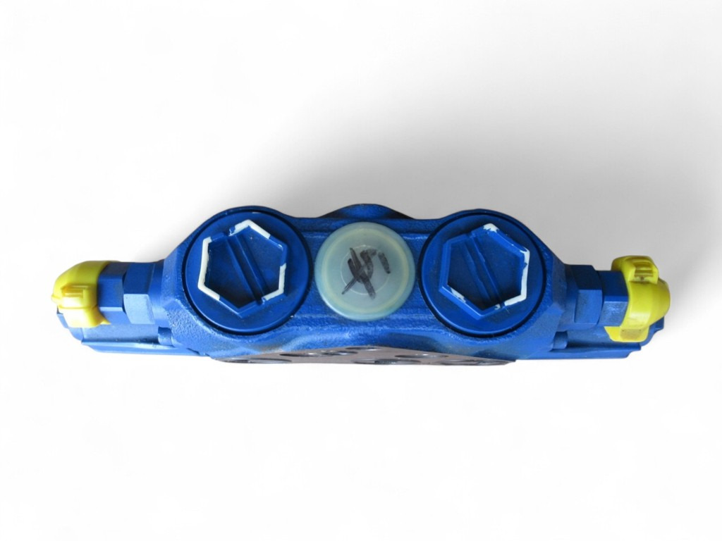 New Holland 72117763 - Válvula hidráulica para Maquinaria de construcción: foto 2 New Holland 72117763 - Válvula hidráulica para Maquinaria de construcción: foto 2