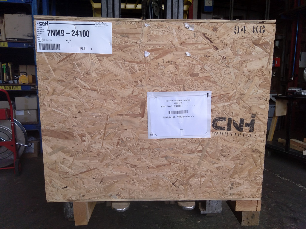 New Holland 7NM9-24100 - Asiento para Maquinaria de construcción: foto 2 New Holland 7NM9-24100 - Asiento para Maquinaria de construcción: foto 2