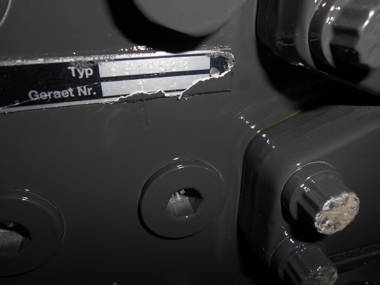 New Holland 8918568 - Válvula hidráulica para Maquinaria de construcción: foto 3 New Holland 8918568 - Válvula hidráulica para Maquinaria de construcción: foto 3