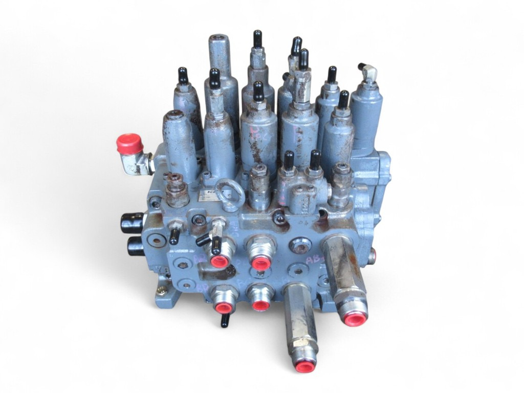 New Holland LC30V00016F1 - KMX15YC/33071A-10 - Válvula hidráulica para Maquinaria de construcción: foto 2 New Holland LC30V00016F1 - KMX15YC/33071A-10 - Válvula hidráulica para Maquinaria de construcción: foto 2