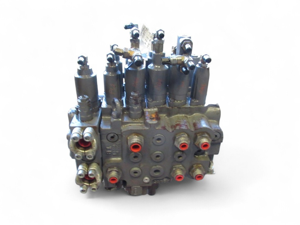 New Holland YN30V00071F3 - 72203576 - Válvula hidráulica para Maquinaria de construcción: foto 3 New Holland YN30V00071F3 - 72203576 - Válvula hidráulica para Maquinaria de construcción: foto 3