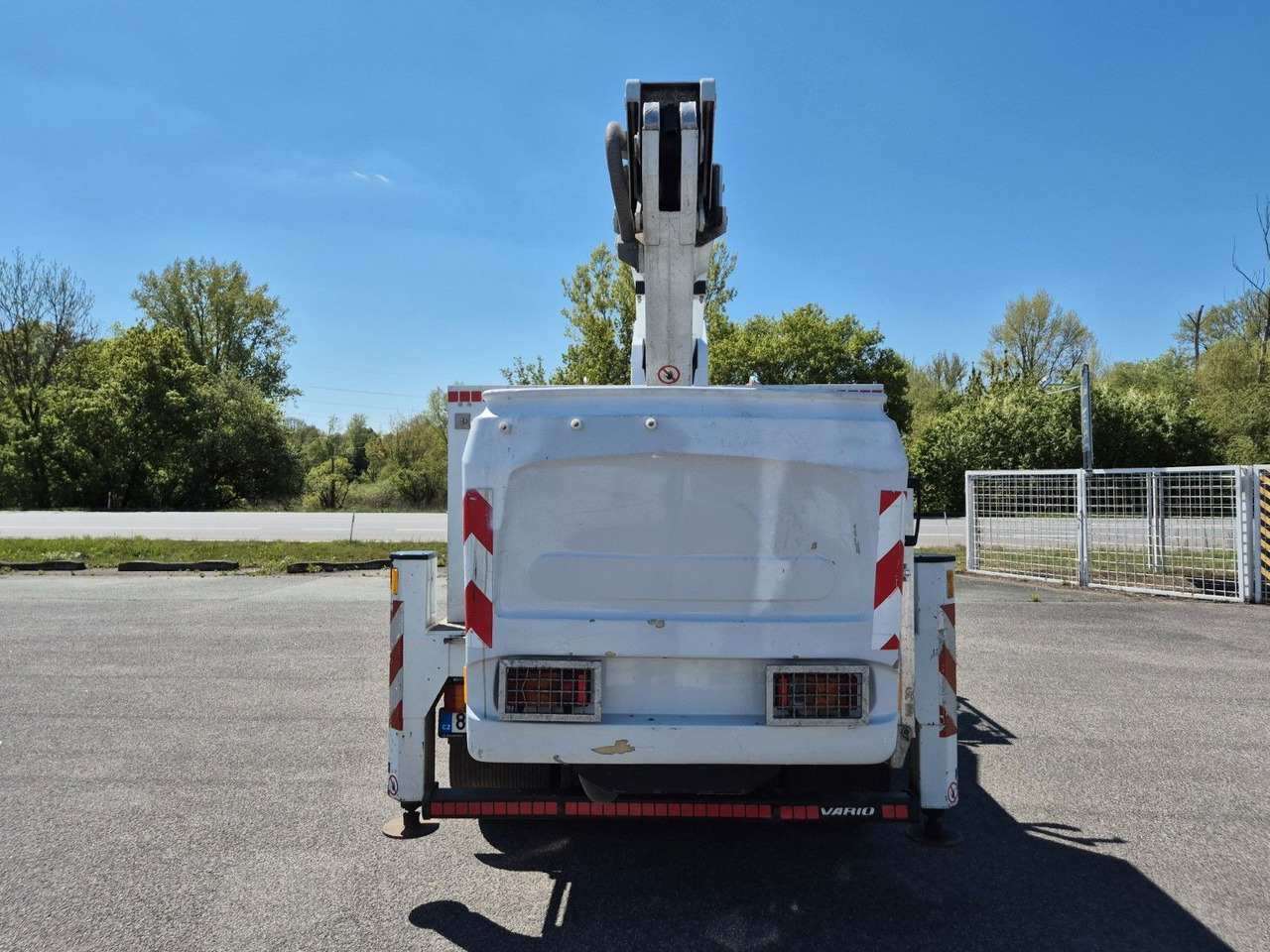 Mercedes-Benz Vario 816 work platform - Camión con plataforma elevadora: foto 5 Mercedes-Benz Vario 816 work platform - Camión con plataforma elevadora: foto 5