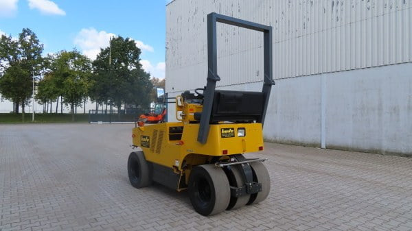Sakai TS 160-2 - Rodillo de neumáticos: foto 4 Sakai TS 160-2 - Rodillo de neumáticos: foto 4