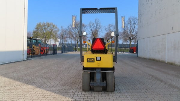 Sakai TS 160 - Rodillo de neumáticos: foto 3 Sakai TS 160 - Rodillo de neumáticos: foto 3