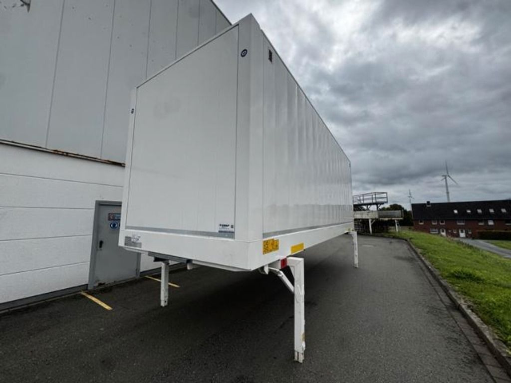 Krone Heck hohe Portaltüren - Caja cerrada: foto 2 Krone Heck hohe Portaltüren - Caja cerrada: foto 2