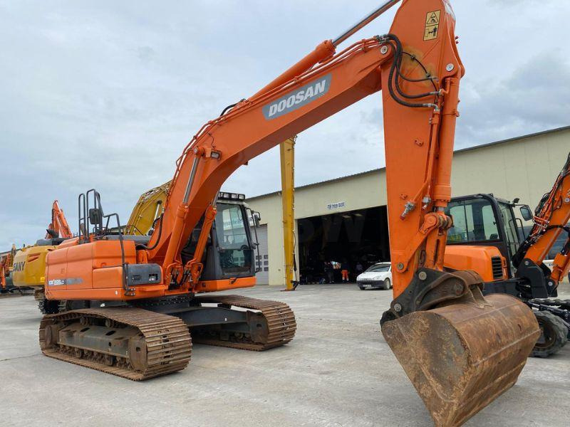 Doosan DX 225 LC - Excavadora de cadenas: foto 1 Doosan DX 225 LC - Excavadora de cadenas: foto 1