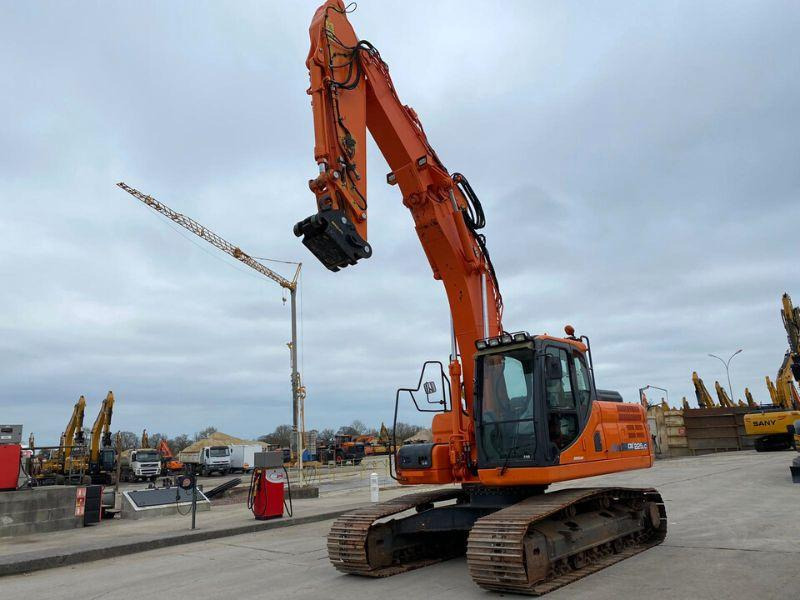 Doosan DX 225 LC - Excavadora de cadenas: foto 1 Doosan DX 225 LC - Excavadora de cadenas: foto 1