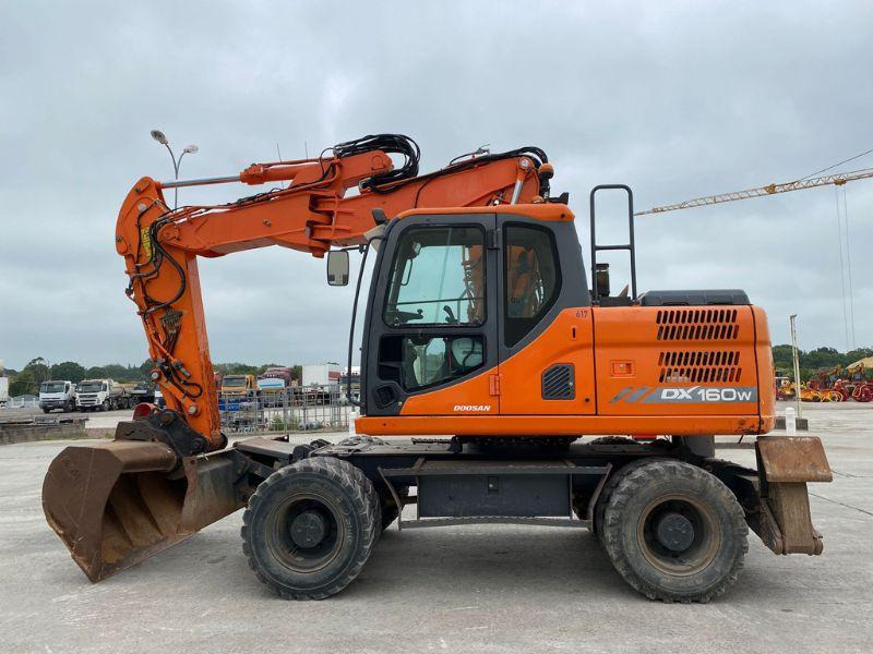 Doosan DX160 - Excavadora de ruedas: foto 2 Doosan DX160 - Excavadora de ruedas: foto 2