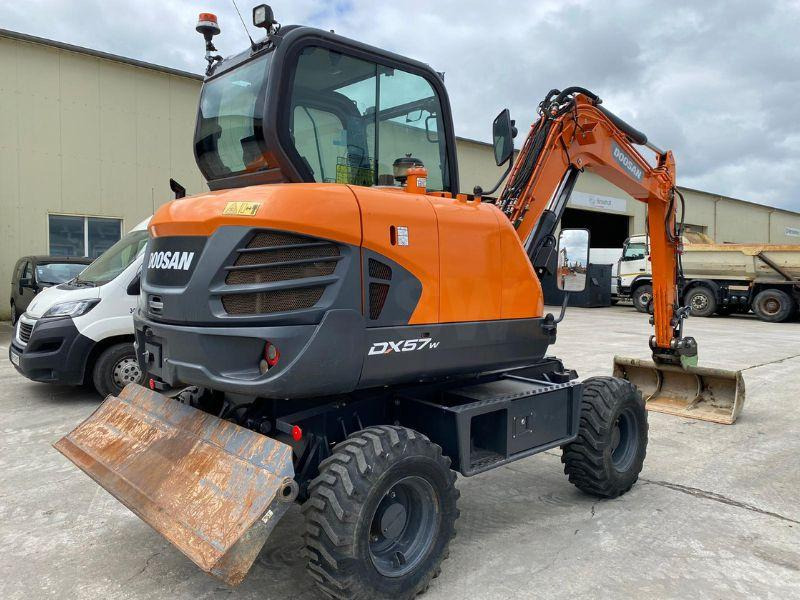 Doosan DX57W - Excavadora de ruedas: foto 3 Doosan DX57W - Excavadora de ruedas: foto 3