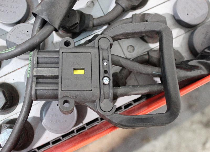 GRUMA 24 Volt 2 PzV 200 Ah - Acumulador: foto 4 GRUMA 24 Volt 2 PzV 200 Ah - Acumulador: foto 4