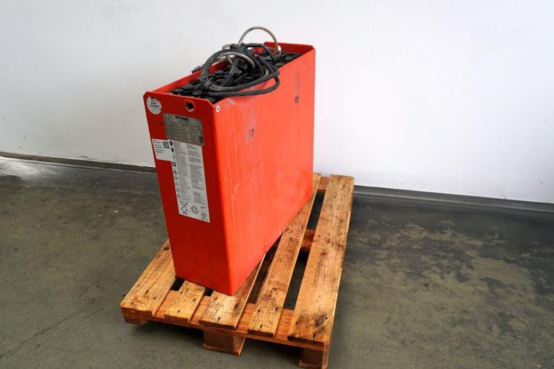 GRUMA 24 Volt 4 PzS 620 Ah - Acumulador para Equipo de manutención: foto 1 GRUMA 24 Volt 4 PzS 620 Ah - Acumulador para Equipo de manutención: foto 1