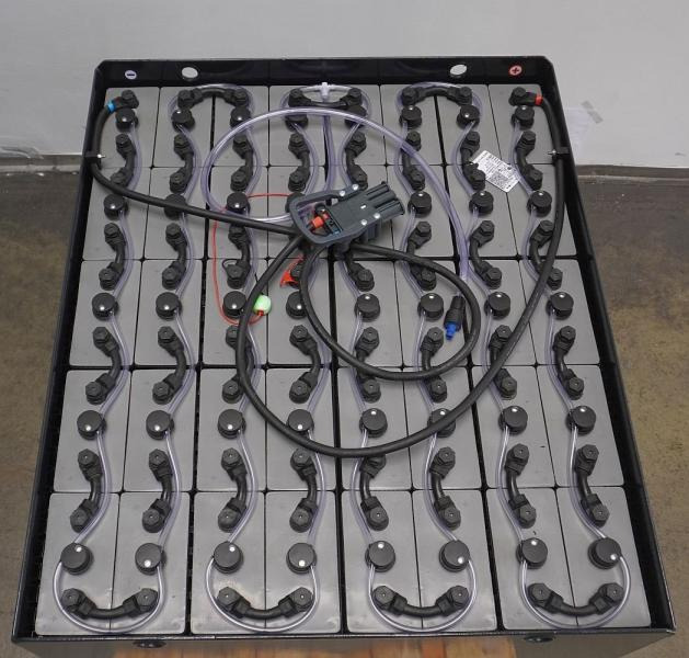 GRUMA 80 Volt 5 PzS 625 Ah - Acumulador para Equipo de manutención: foto 3 GRUMA 80 Volt 5 PzS 625 Ah - Acumulador para Equipo de manutención: foto 3
