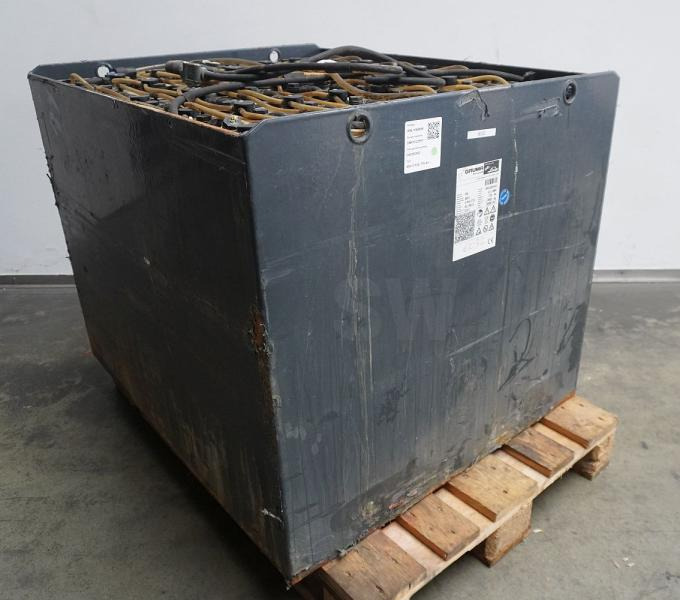 GRUMA 80 Volt 5 PzS 775 Ah - Acumulador: foto 1 GRUMA 80 Volt 5 PzS 775 Ah - Acumulador: foto 1