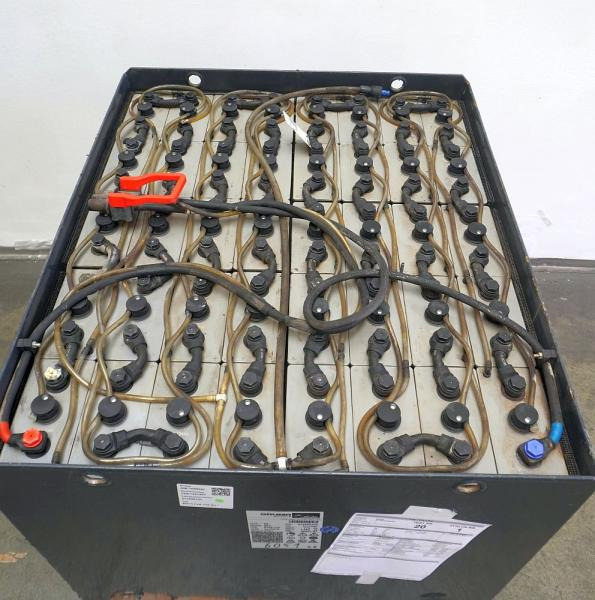 GRUMA 80 Volt 5 PzS 775 Ah - Acumulador: foto 3 GRUMA 80 Volt 5 PzS 775 Ah - Acumulador: foto 3