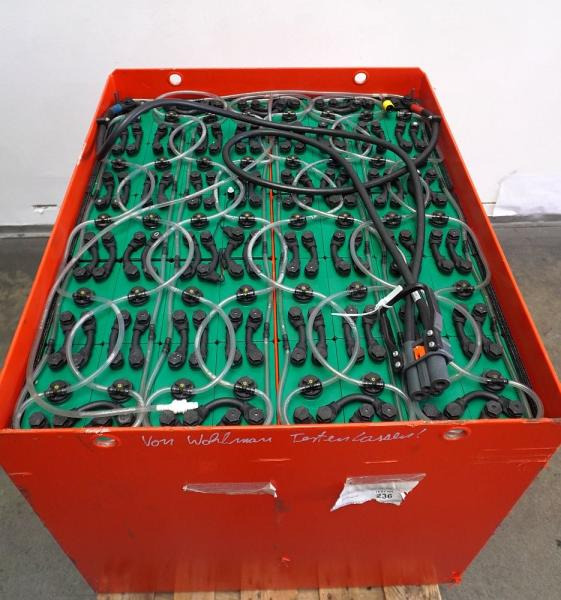 GRUMA 80 Volt 5 PzS 775 Ah - Acumulador: foto 3 GRUMA 80 Volt 5 PzS 775 Ah - Acumulador: foto 3