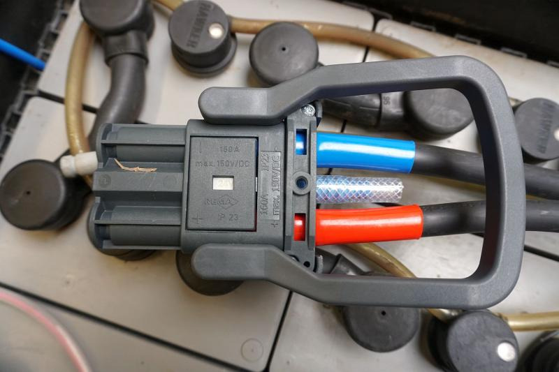 HAWKER 24 Volt 6 PzS 930 Ah - Acumulador: foto 5 HAWKER 24 Volt 6 PzS 930 Ah - Acumulador: foto 5