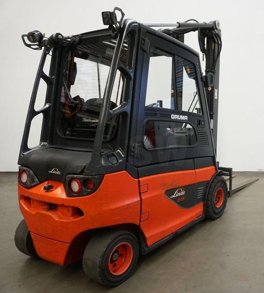 Linde E 25 387 - Carretilla elevadora eléctrica: foto 2 Linde E 25 387 - Carretilla elevadora eléctrica: foto 2