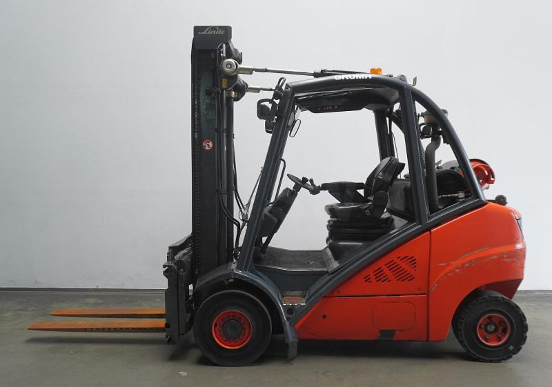 Linde H 35 T 393 - Carretilla elevadora de gas: foto 4 Linde H 35 T 393 - Carretilla elevadora de gas: foto 4