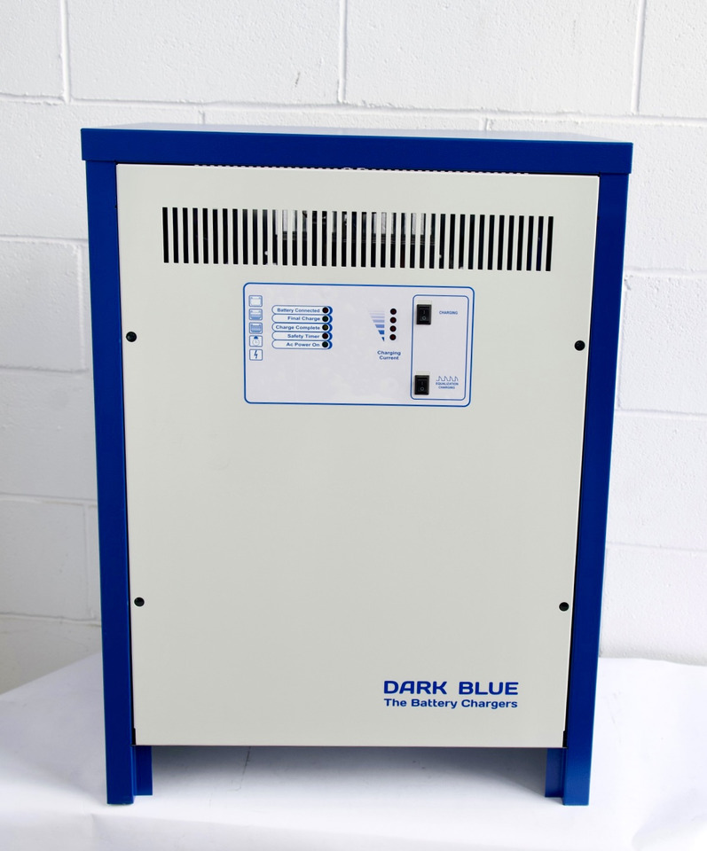 DARK BLUE E348120 - Sistema eléctrico para Equipo de manutención: foto 2 DARK BLUE E348120 - Sistema eléctrico para Equipo de manutención: foto 2