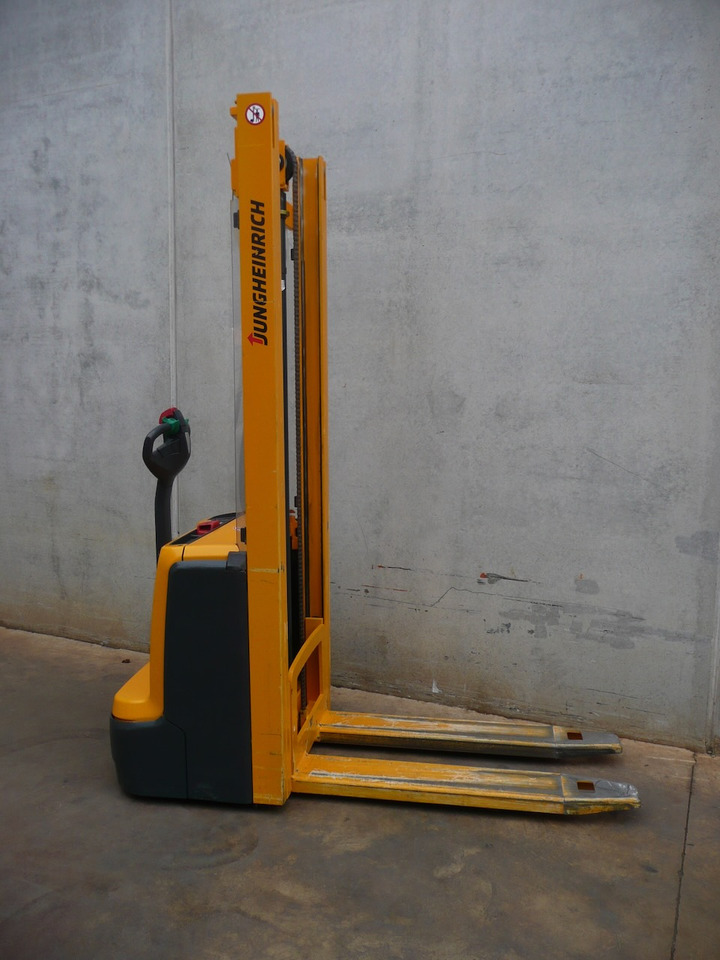 Jungheinrich EJC 110 360 ZT - Apilador: foto 4 Jungheinrich EJC 110 360 ZT - Apilador: foto 4