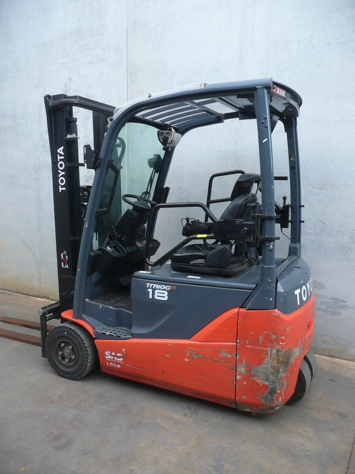 Toyota 8FBE18T - Carretilla elevadora eléctrica: foto 4 Toyota 8FBE18T - Carretilla elevadora eléctrica: foto 4