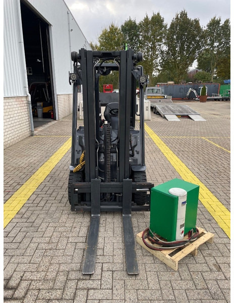 Linde E 25 L-01 - Carretilla elevadora eléctrica: foto 4 Linde E 25 L-01 - Carretilla elevadora eléctrica: foto 4