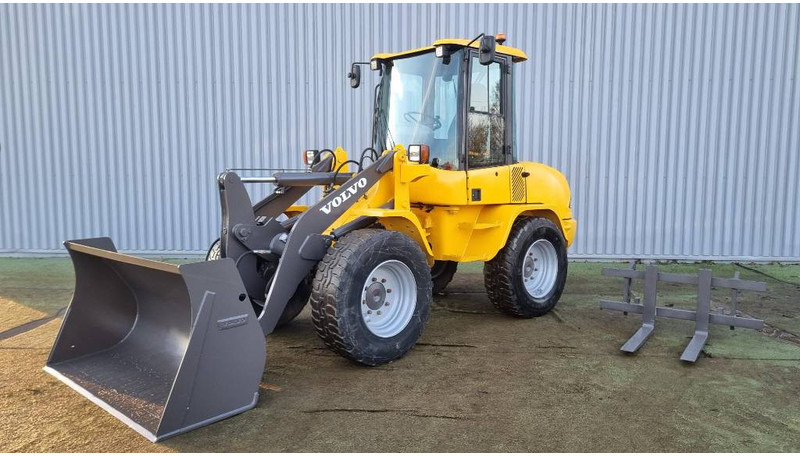 Volvo L30 B, Hjullastare - Cargadora de ruedas: foto 1 Volvo L30 B, Hjullastare - Cargadora de ruedas: foto 1
