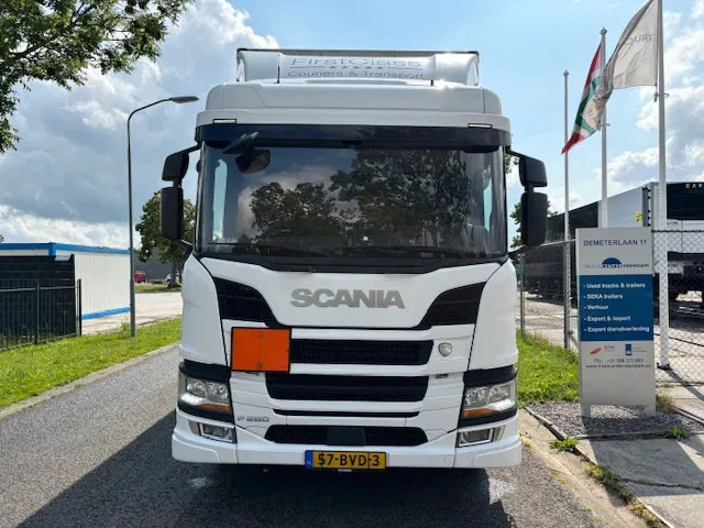 Scania P280 Closed box taillift 2000 kg Fuel CNG ADR 2 units in stock - Camión caja cerrada: foto 2 Scania P280 Closed box taillift 2000 kg Fuel CNG ADR 2 units in stock - Camión caja cerrada: foto 2