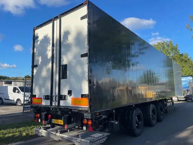 Van Eck UT-3B Steering axle 260 cm insteek Frigo carrier vector UT-3B H= 260 W= 250cm - Semirremolque frigorífico: foto 4 Van Eck UT-3B Steering axle 260 cm insteek Frigo carrier vector UT-3B H= 260 W= 250cm - Semirremolque frigorífico: foto 4