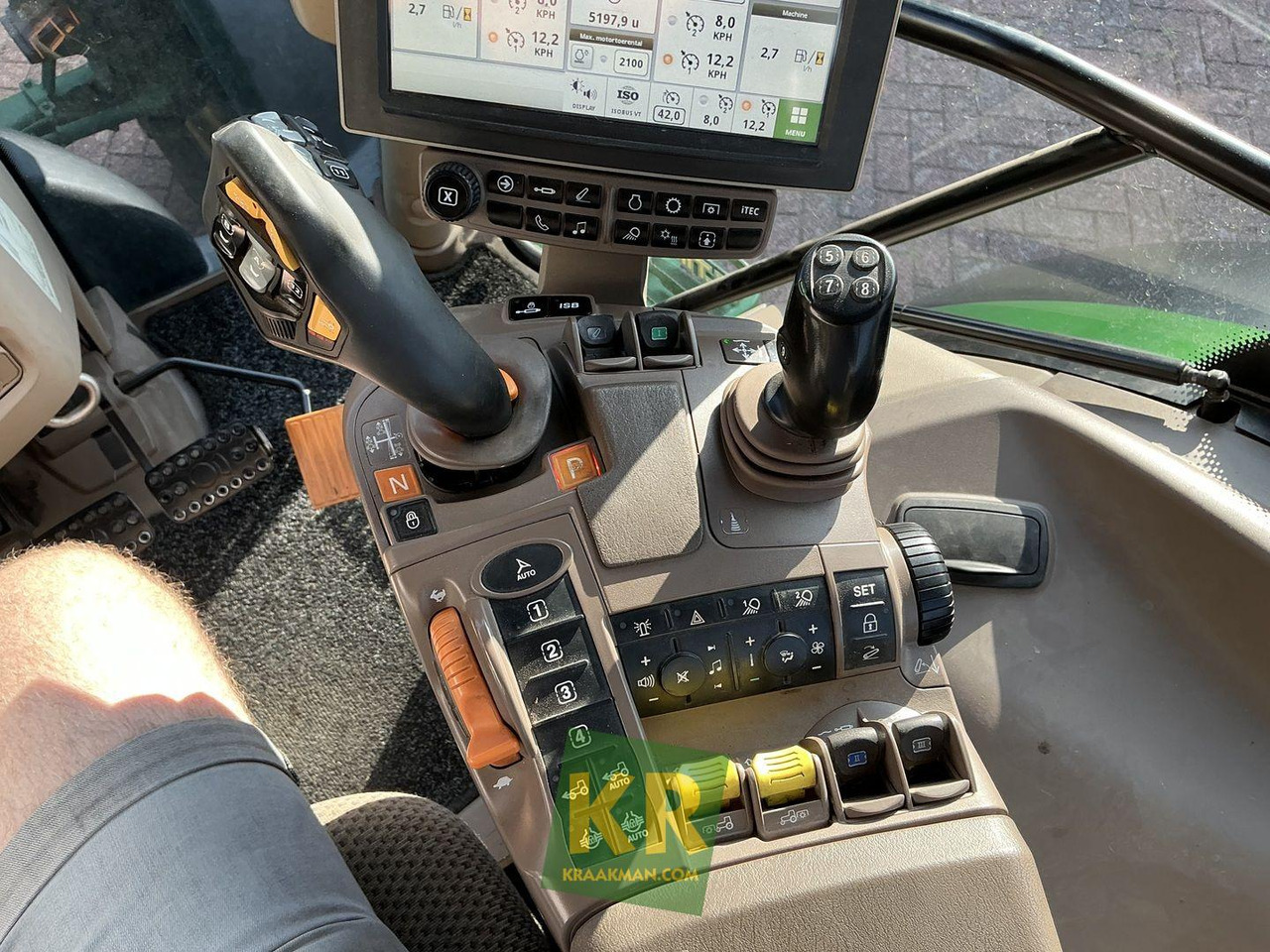 John Deere 6130R - Tractor: foto 1 John Deere 6130R - Tractor: foto 1