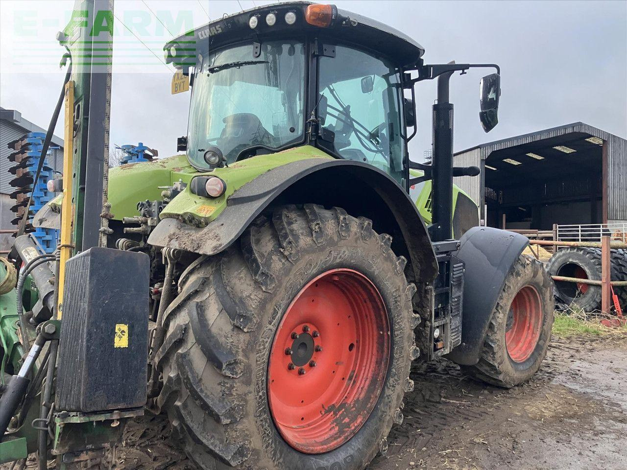 CLAAS AXION 830 - Tractor: foto 2 CLAAS AXION 830 - Tractor: foto 2