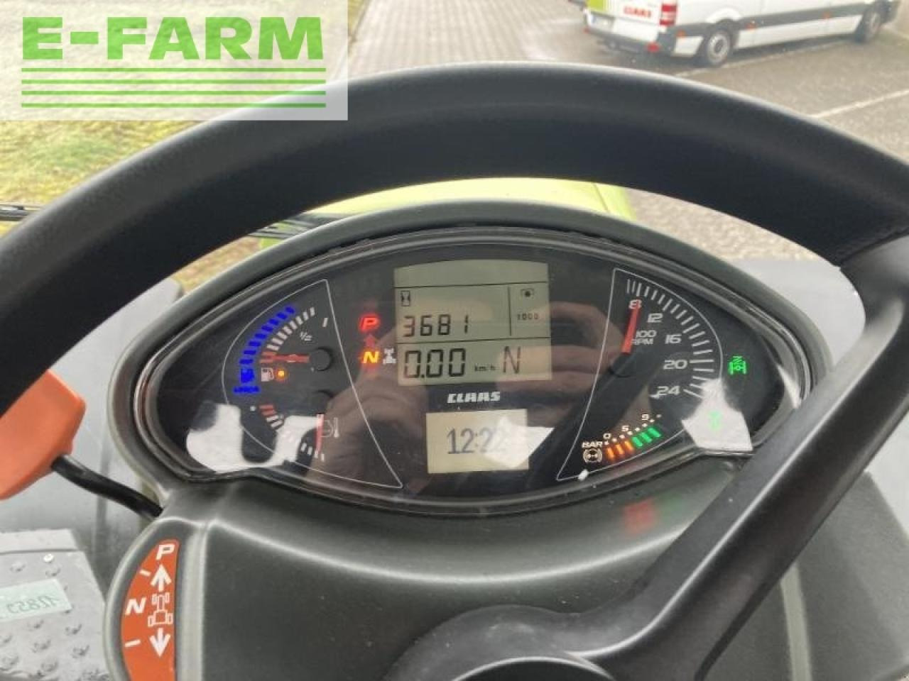 Tractor CLAAS axion 810 cmatic cebis CMATIC CEBIS: foto 12 Tractor CLAAS axion 810 cmatic cebis CMATIC CEBIS: foto 12