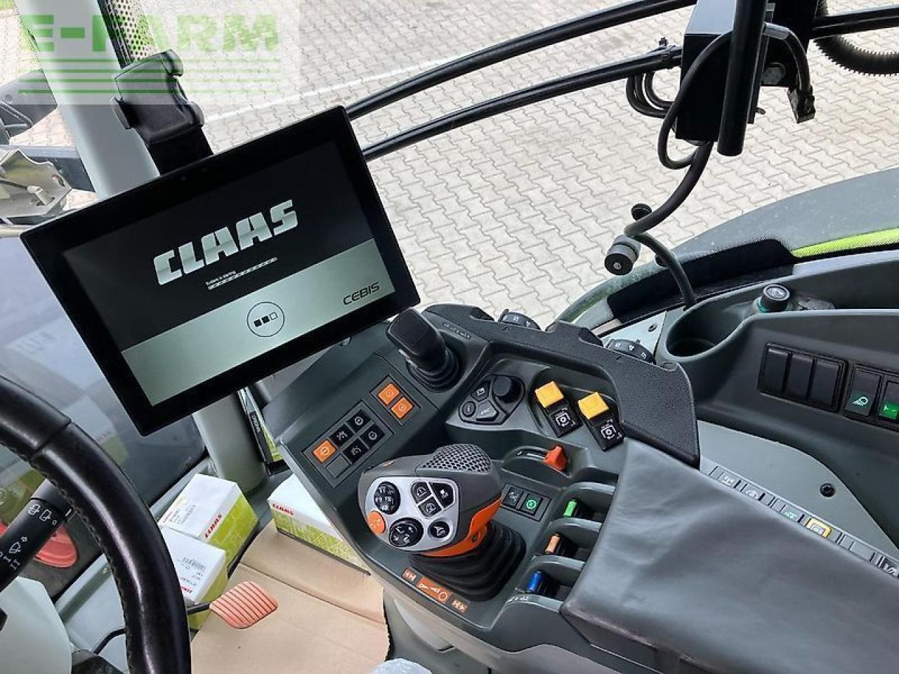 Tractor CLAAS axion 870: foto 16