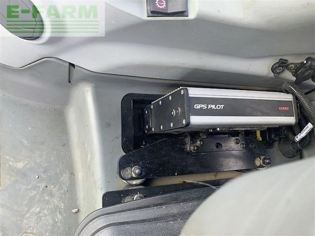 Tractor CLAAS axion 870 cmatic cebis CMATIC CEBIS: foto 12