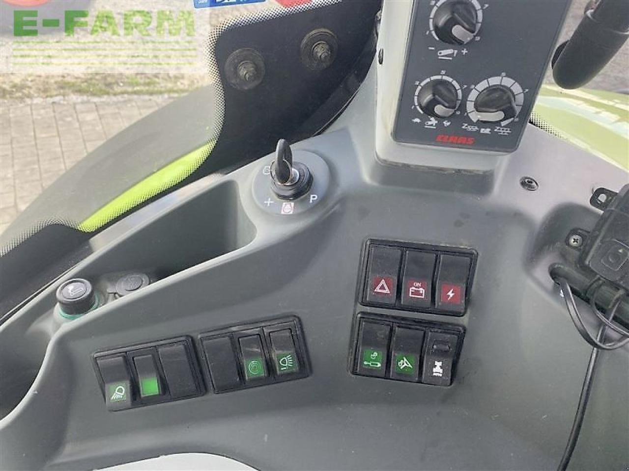 Tractor CLAAS axion 870 cmatic cebis CMATIC CEBIS: foto 13